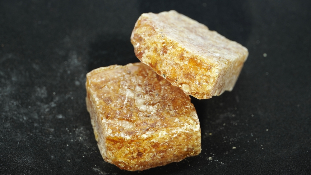 THOGAI’S-”PAAL SAMBRANI - SOLID”-MILK DHOOP/BENZOIN RESIN/பால் சாம்பிராணி / INDIAN LOBAN / GUM BENZOIN